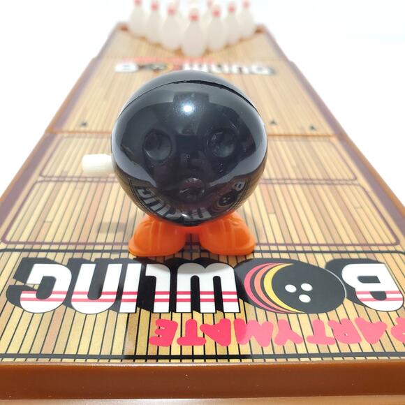 Vtg Tomy Partymate BOWLING Game with Working Original Wind-Up Bowling Ball - Picture 8 of 10